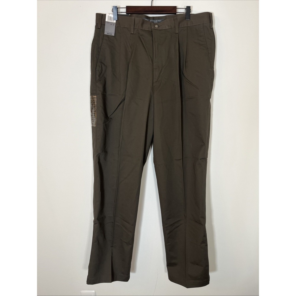 NWT Dockers Golf Tour Pants Mens 38x32 Brown‎ Pleated 100% Cotton Chino